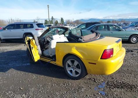 1999 Ford Mustang z USA, uszkodzony, nr VIN 1FAFP4440XF208404